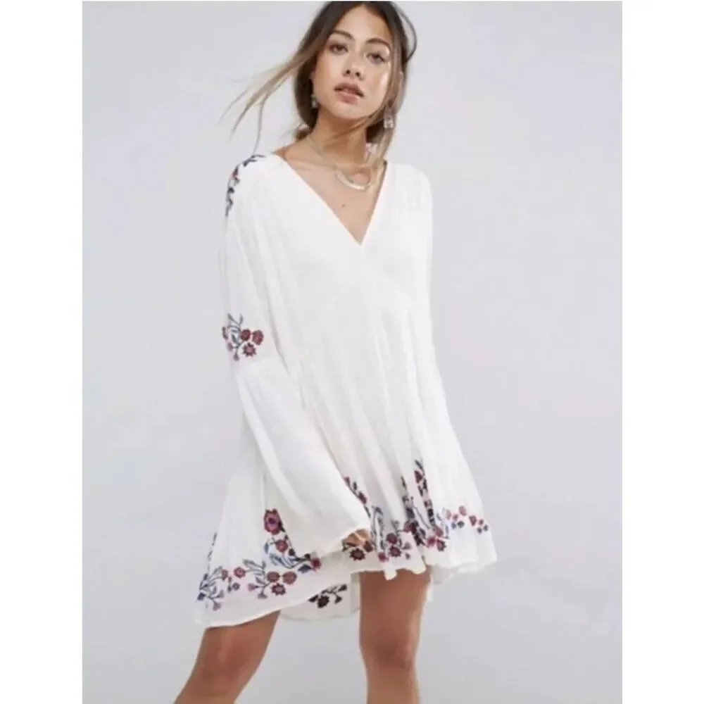 Free People Te amo White Embroidered Boho Tunic Mini Dress Top Bell Sleeves S - Picture 1 of 10